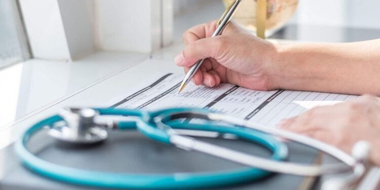 Prepagas anuncian aumentos del 1,6% y lanzan plataforma para comparar planes