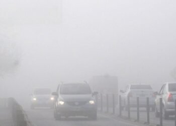 Niebla densa afecta la circulación en Buenos Aires y obliga a extremar precauciones