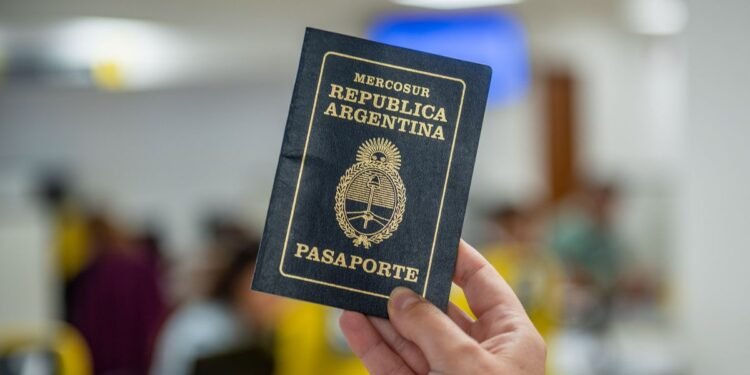 Milei avanza en acuerdo con EE.UU. para simplificar trámites migratorios
