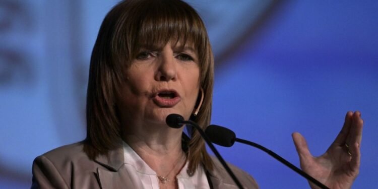 Francos descarta candidaturas y apoya postulación de Bullrich para 2027