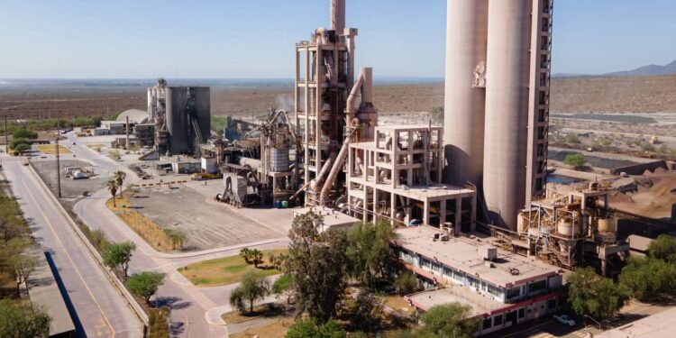 Holcim inicia producción de bolsas de cemento más pequeñas en Mendoza