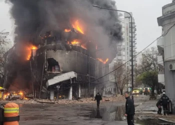 Detectan tanques de nafta tras incendio en depósito clausurado en La Plata