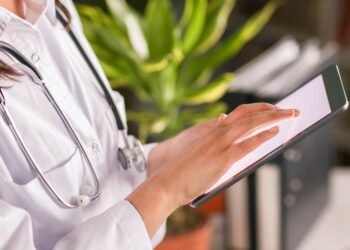 El Gobierno amplía uso obligatorio de la receta electrónica en salud