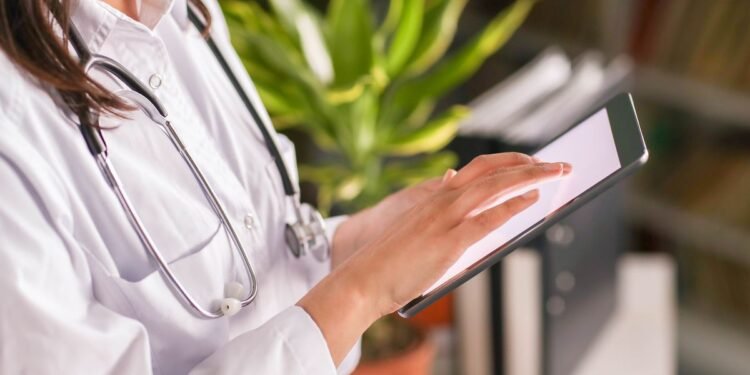 El Gobierno amplía uso obligatorio de la receta electrónica en salud