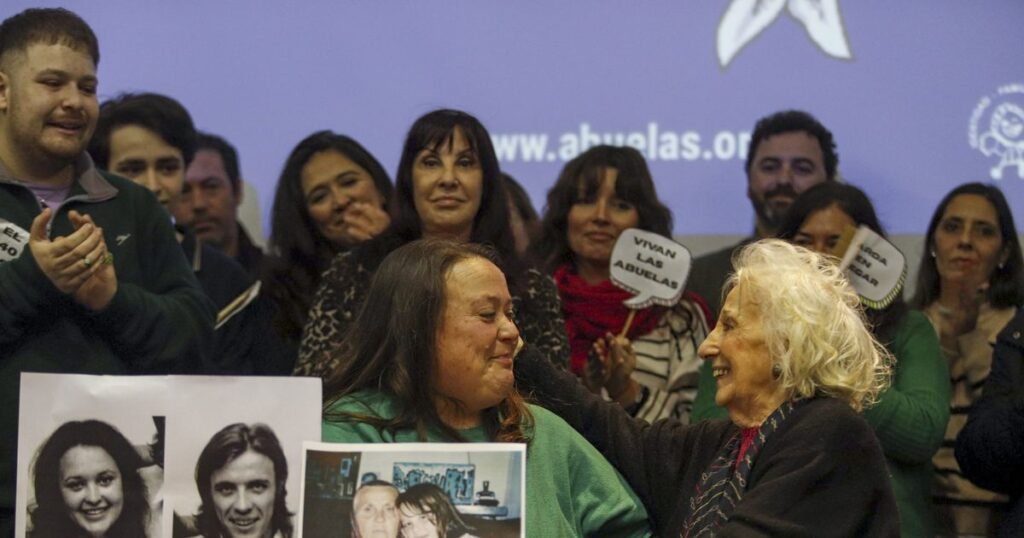 Abuelas de Plaza de Mayo celebra la restitución del nieto número 140