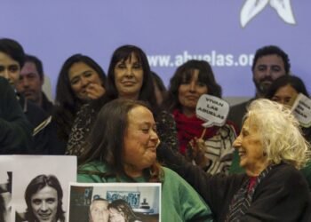 Abuelas de Plaza de Mayo celebra la restitución del nieto número 140