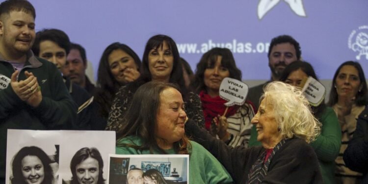 Abuelas de Plaza de Mayo celebra la restitución del nieto número 140