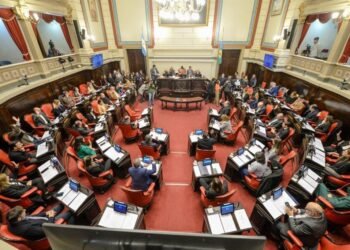 Partidos intensifican negociaciones para definir candidatos en Buenos Aires