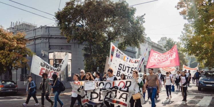 La Provincia confirmó el salario de docentes por intensificación de materias