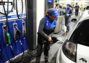 YPF incrementa 2,5% el precio de combustibles y anticipa más ajustes