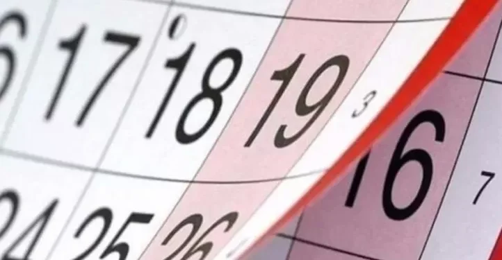 Milei firma decreto que permite trasladar feriados a lunes o viernes