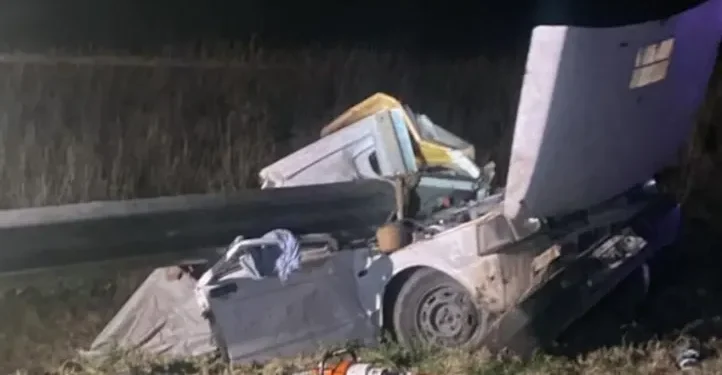 Cuatro muertos, entre ellos tres nenes, tras choque en ruta de Córdoba