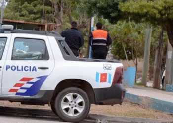 Hijo golpea y viola a su madre de 80 años con esquizofrenia en Santiago