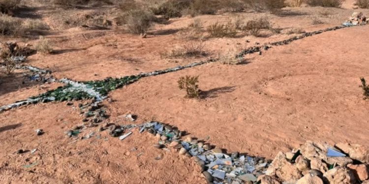 Misteriosa cruz gigante en Neuquén genera alarma en parque protegido