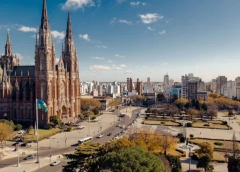 Suicidio en hotel de La Plata: un hombre de 68 años se quita la vida