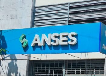 ANSES: ¿Quiénes cobran jubilaciones y AUH esta semana en Argentina?