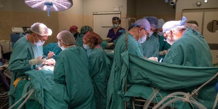 Éxito histórico: separan a gemelas siamesas en el Hospital Garrahan