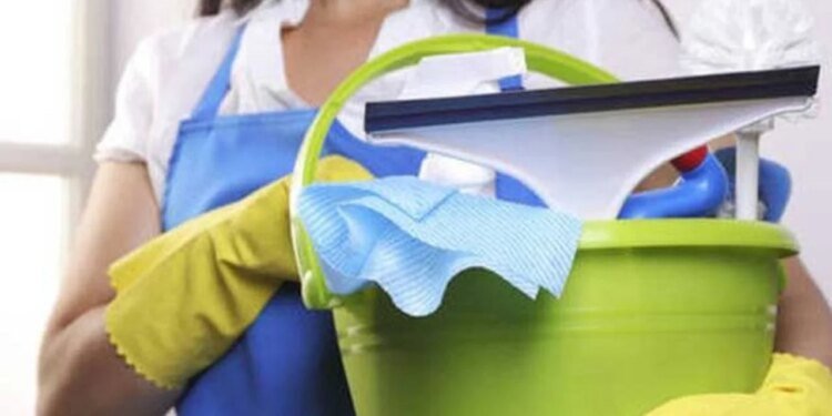 Aumentan sueldos de empleadas domésticas con bonos y nuevos escalafones