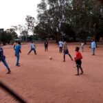 El padre Guillermo Gómez lanza proyecto social y deportivo en Mozambique