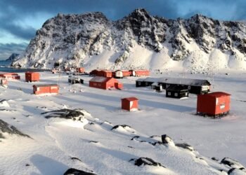 Crean un nuevo programa para fortalecer la actividad antártica en el país