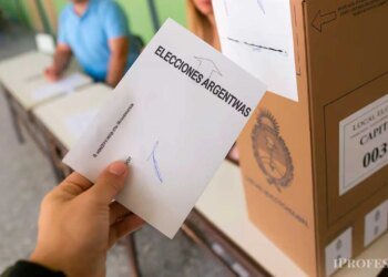 Corrientes inicia elecciones clave con 58 boletas y demoras en mesas