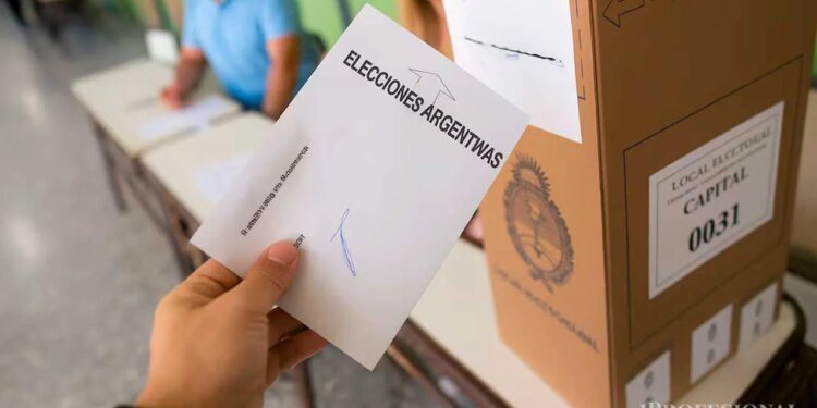 Corrientes inicia elecciones clave con 58 boletas y demoras en mesas