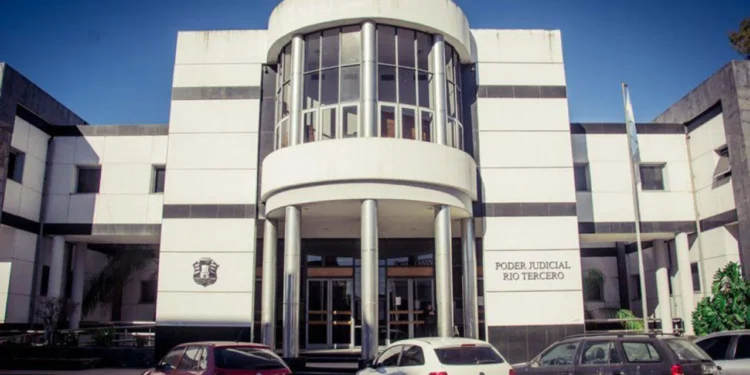 Mujer declara abuso y maltratos tras matar a su padre en Córdoba