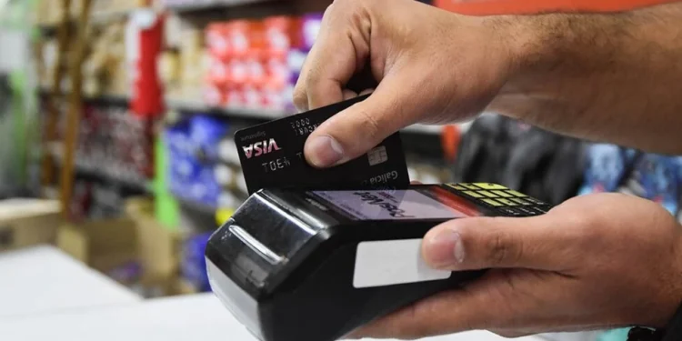 El 46% de las compras de alimentos en supermercados se hacen a crédito