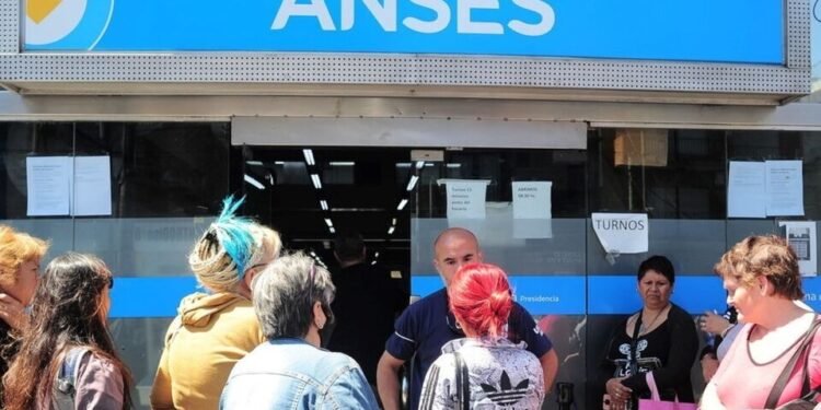 Se confirmó el aumento en créditos ANSES para jubilados y asignaciones