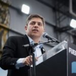 Kicillof tilda a Milei de “estafador” y defiende su modelo en Pilar