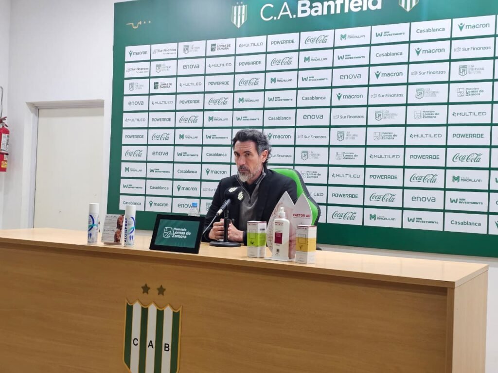 Domínguez reflexiona sobre el rendimiento de Estudiantes tras la derrota