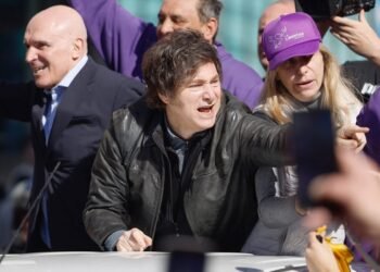 Javier Milei intensifica campaña en la provincia de Buenos Aires para octubre