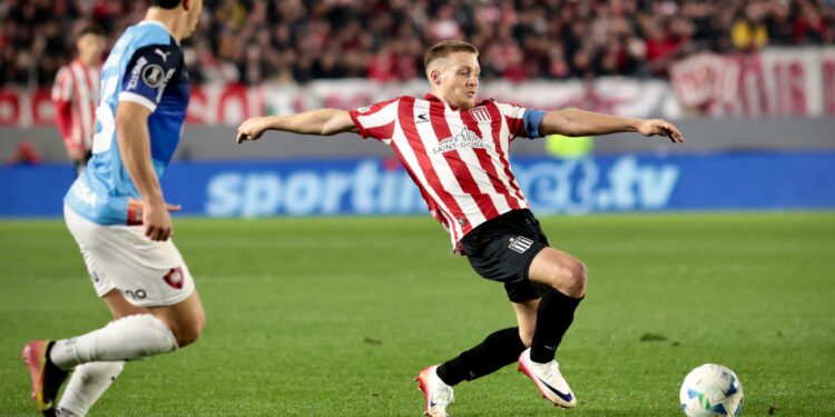 Estudiantes avanza a cuartos de final tras un discreto empate en UNO