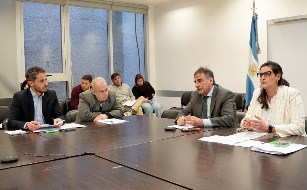 Diputados bonaerenses avanzan en proyectos clave para salud y derechos de niñez