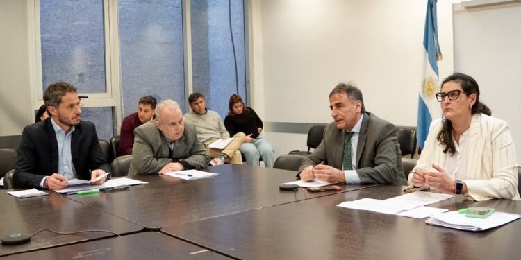 Diputados bonaerenses avanzan en proyectos clave para salud y derechos de niñez