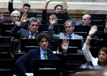 El Senado aprueba un aumento salarial de $10,2 millones para senadores