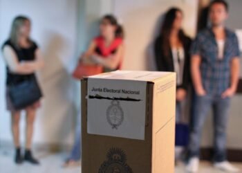 Jóvenes bonaerenses se preparan para votar por primera vez el 7 de septiembre