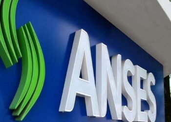 Se confirmó un nuevo aumento y bono para jubilados de ANSES en agosto