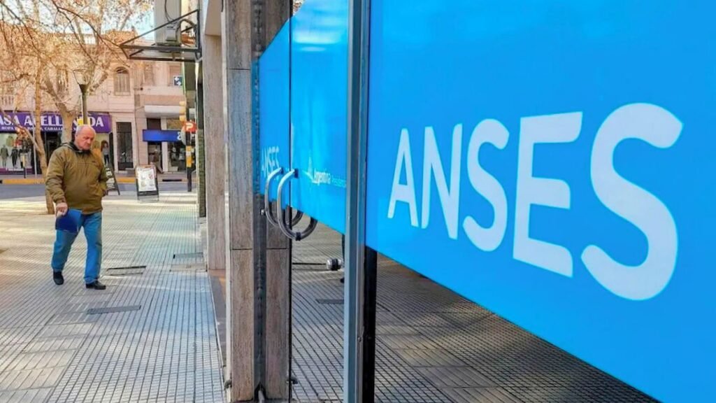 ANSES: quiénes cobran jubilaciones y asignaciones esta semana en agosto