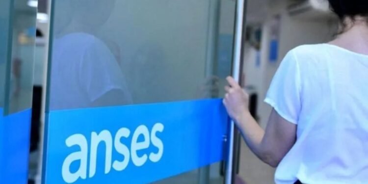 ANSES confirma el aumento y bono para jubilados en agosto ¿Cuánto se cobra?