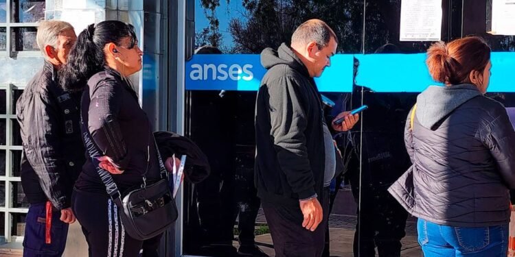 ANSES: qué fechas de pago corresponden a cada DNI en agosto 2025