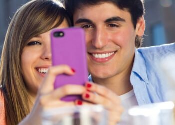 La nueva app de citas con videollamadas aleatorias gana popularidad en el mundo