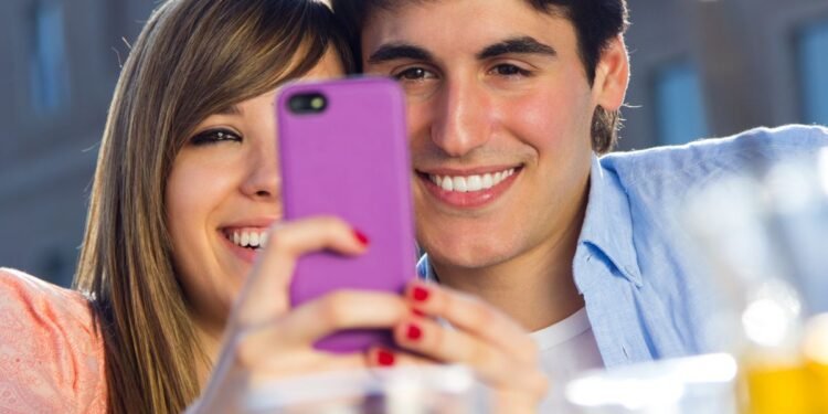 La nueva app de citas con videollamadas aleatorias gana popularidad en el mundo