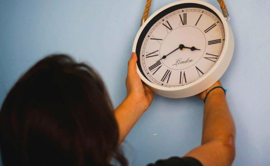 Diputados aprueban proyecto para modificar el huso horario en invierno