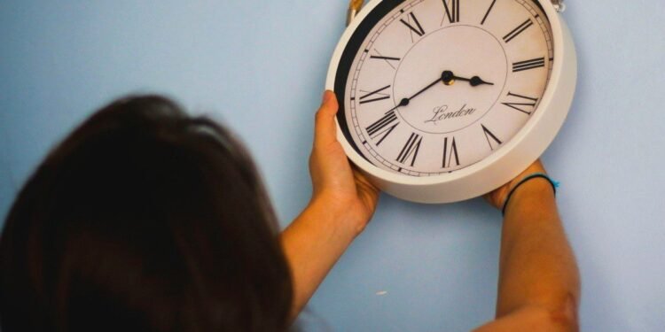 Diputados aprueban proyecto para modificar el huso horario en invierno