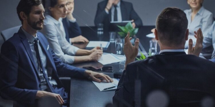 Crisis de residuos y ciberseguridad: la necesidad de normas ISO en el país