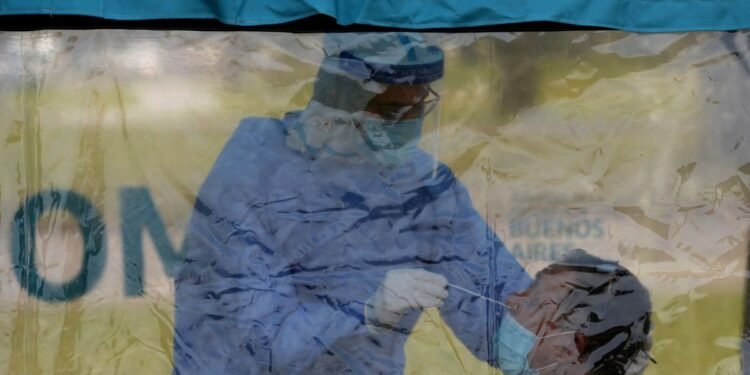 La nueva variante XFG de COVID-19 despierta preocupación en todo el mundo