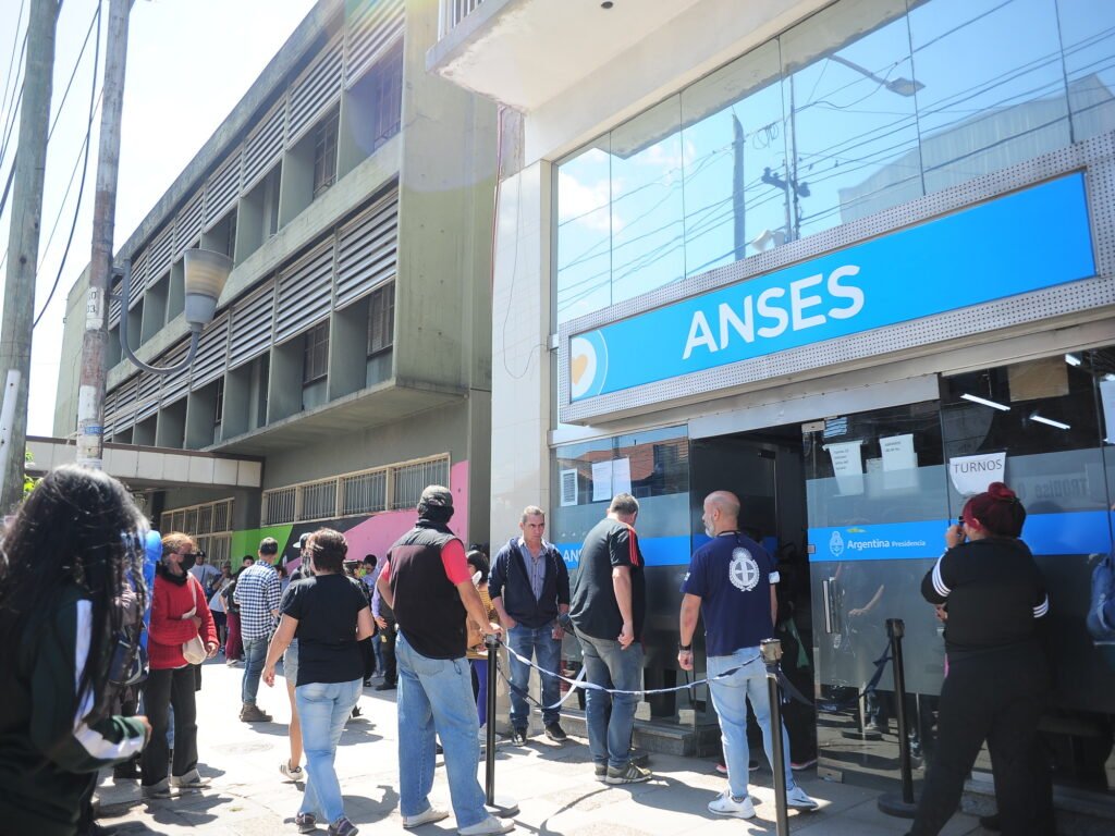 ANSES confirmó el cronograma de pagos de agosto: ¿qué aumentos hay?