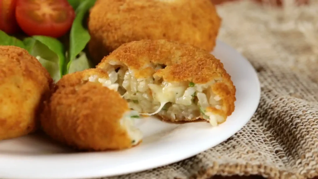 Transforma el arroz sobrante en croquetas irresistibles con esta receta fácil