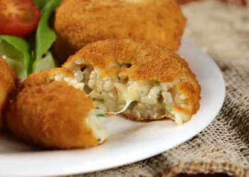 Transforma el arroz sobrante en croquetas irresistibles con esta receta fácil